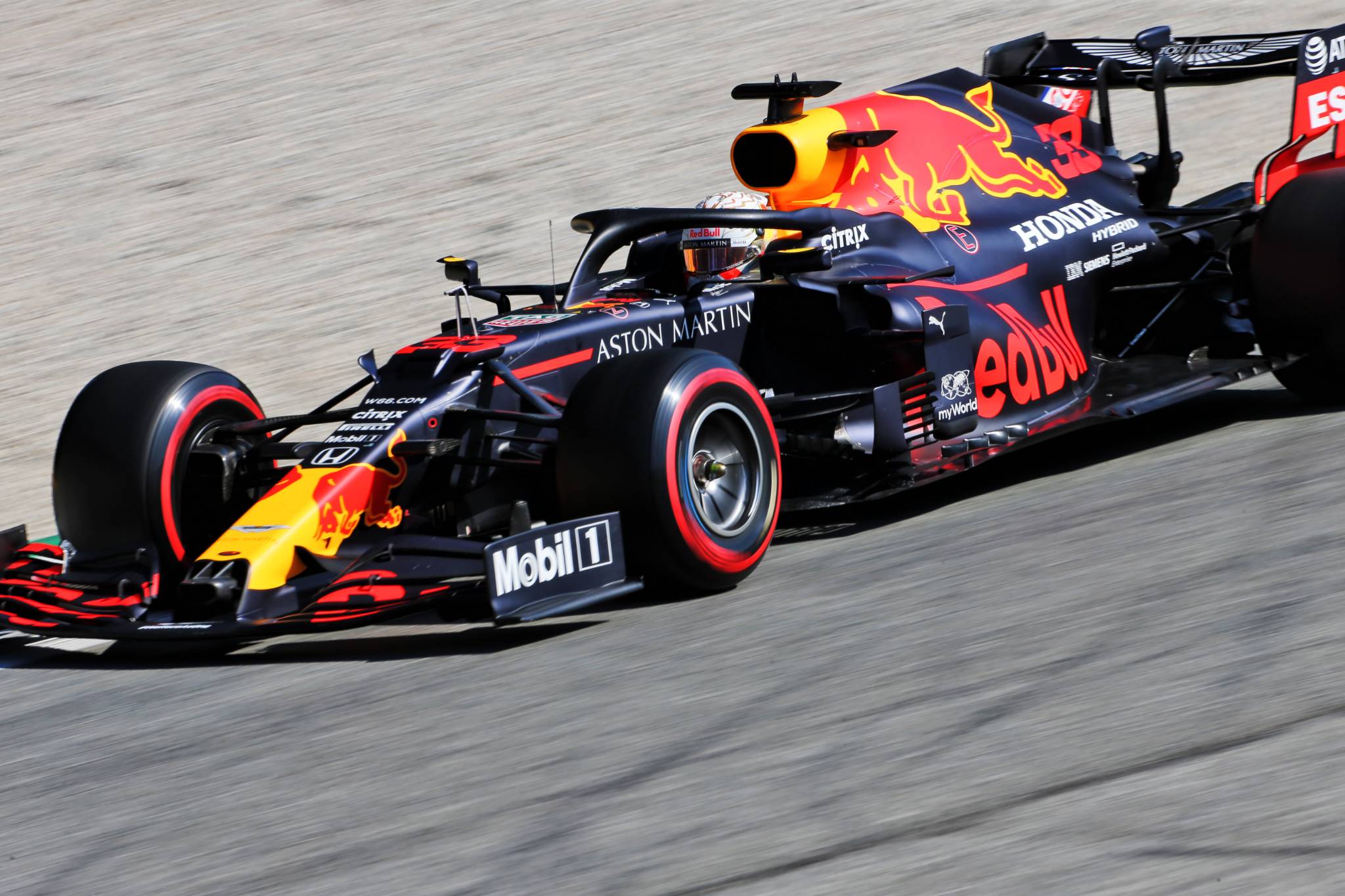 Max Verstappen (NLD) Red Bull Racing RB16.