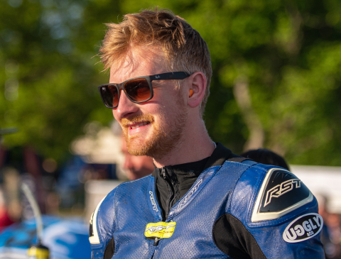 Gary Vines dies, aged 33, after crash at Manx Grand Prix